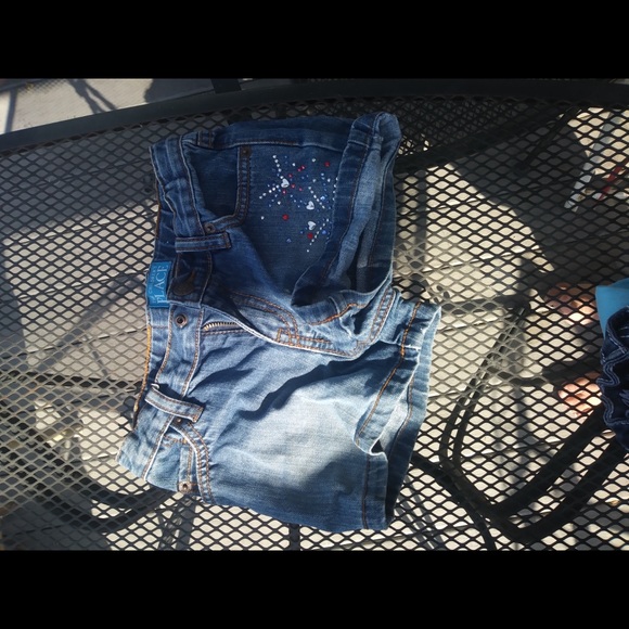 Girls shorts - Picture 2 of 12